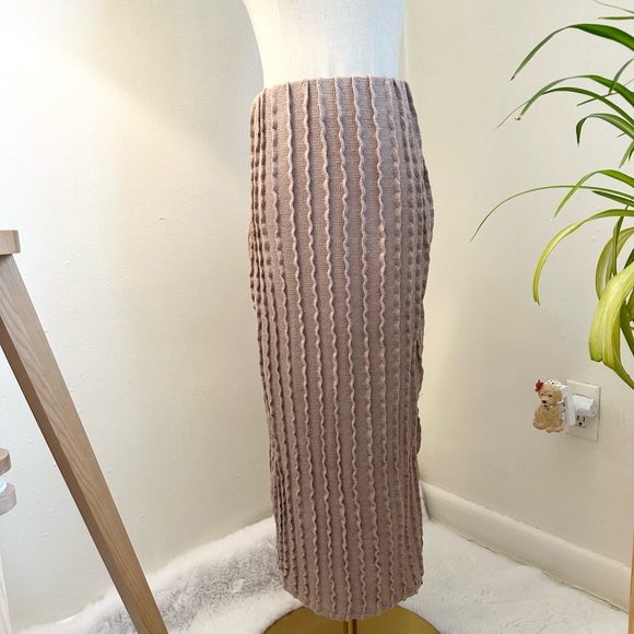 ZARA MIDI SKIRT. Size M. - Picture 6 of 7